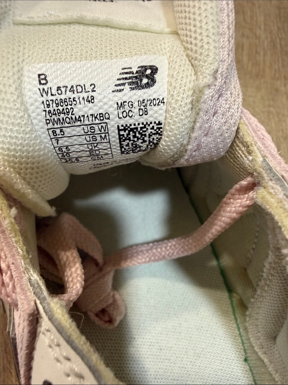 New Balance 574 Pink Suede Lifestyle Sneakers Size 8.5 - Picture 15 of 15